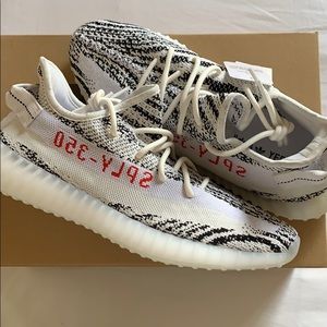 Yeezy Boost 350 V2 Zebra